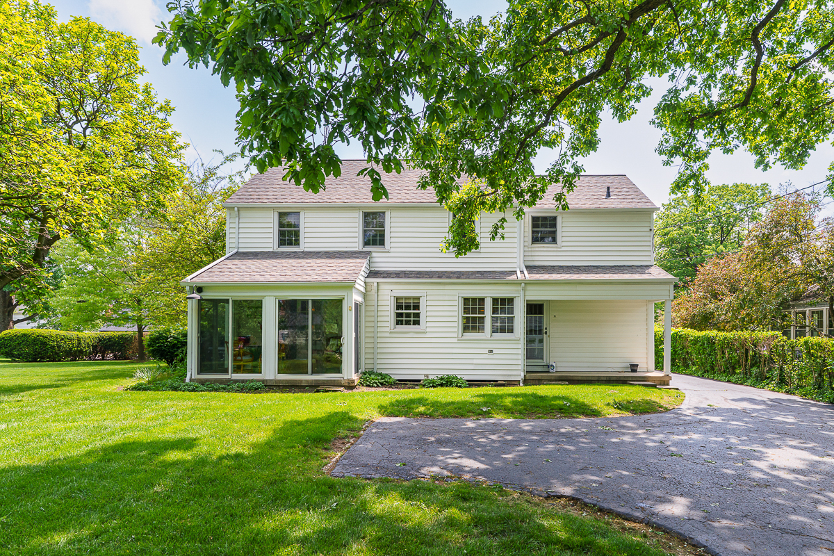 1946 W Lane Ave-11