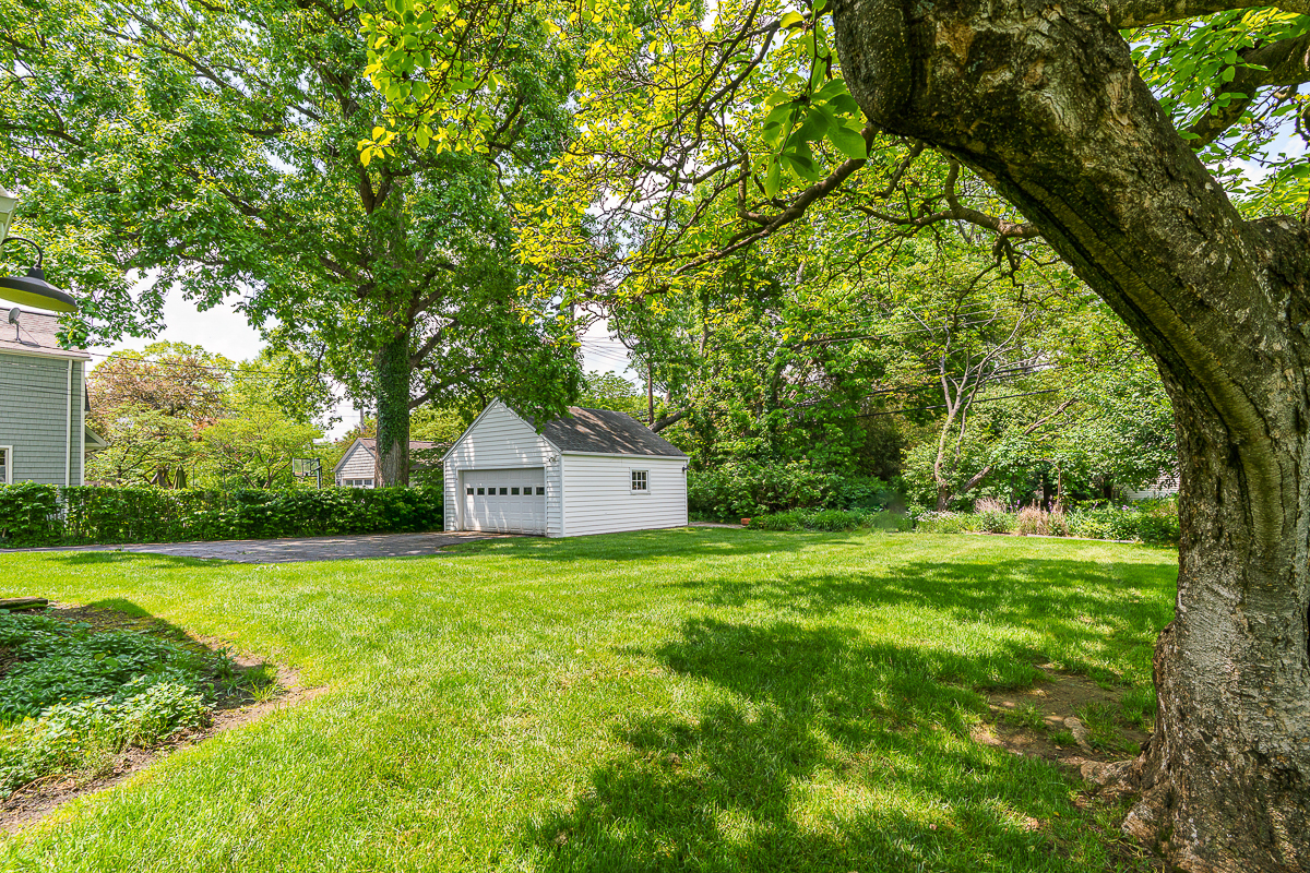 1946 W Lane Ave-14