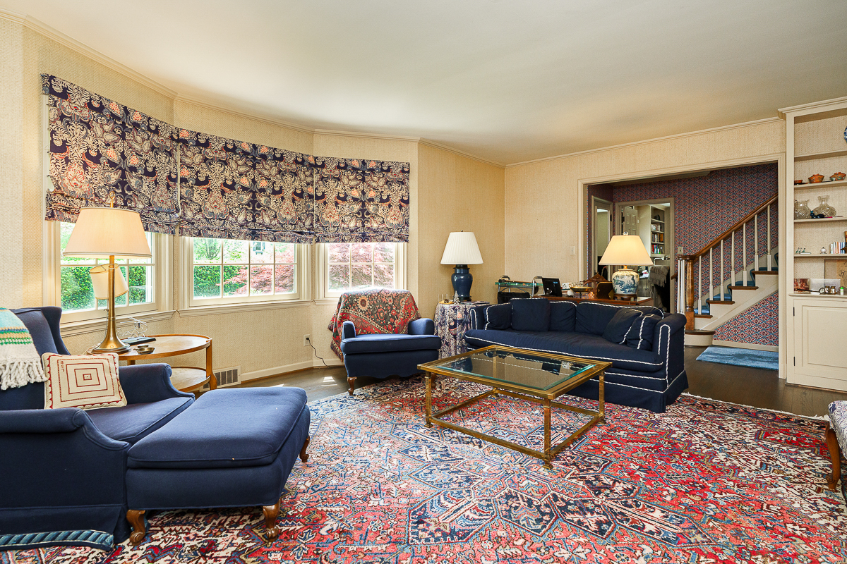 1946 W Lane Ave-23
