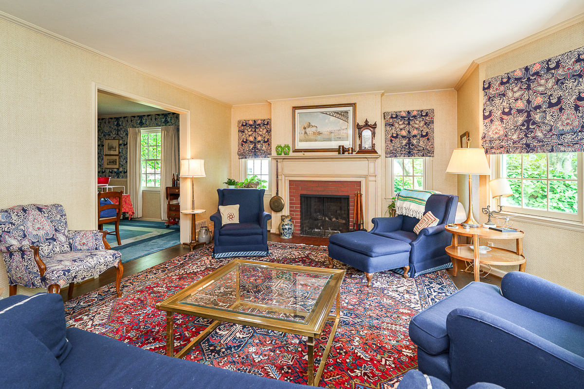 1946 W Lane Ave-24