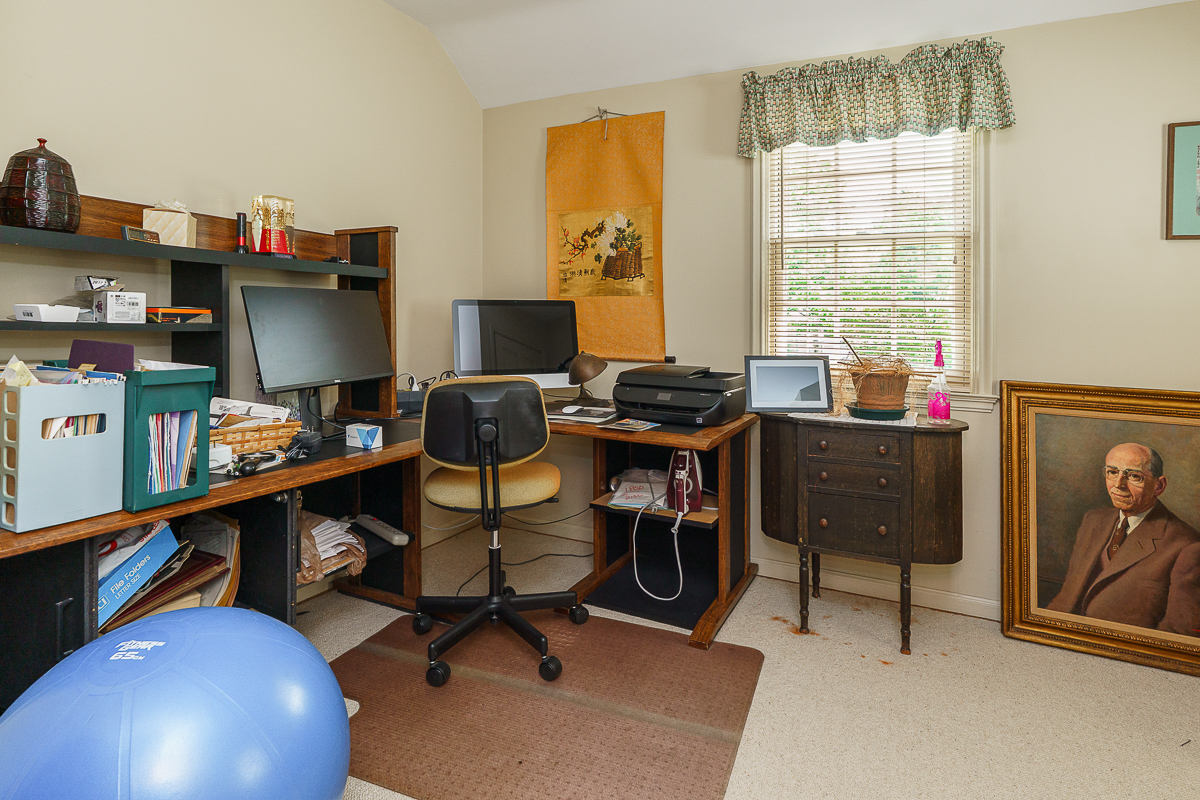 1946 W Lane Ave-39
