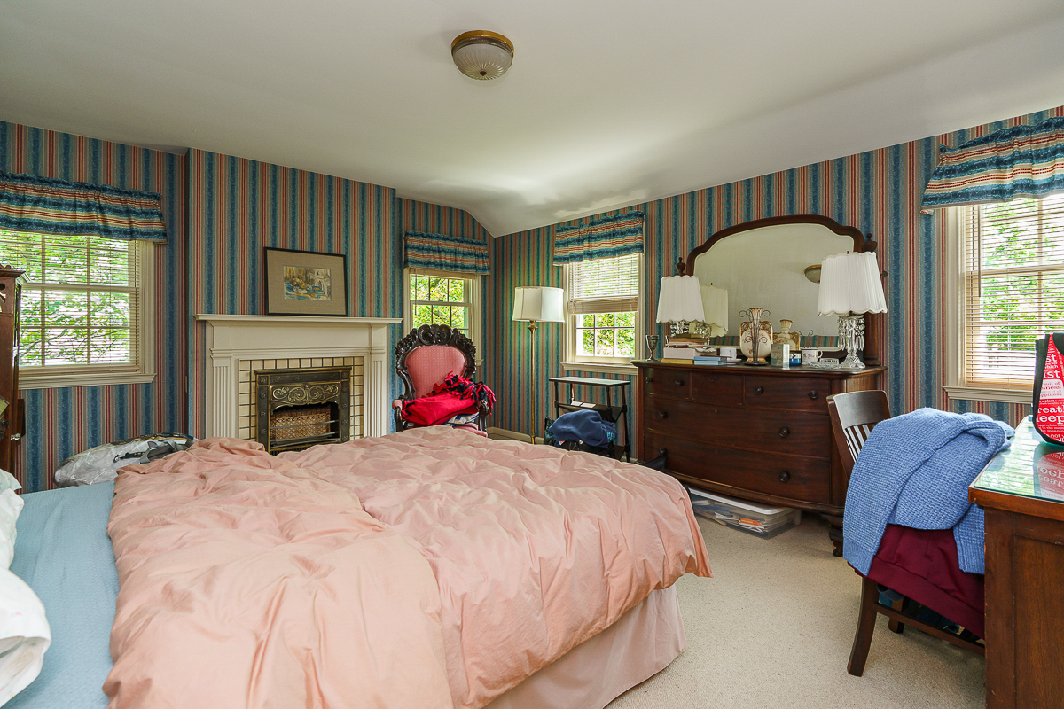 1946 W Lane Ave-41