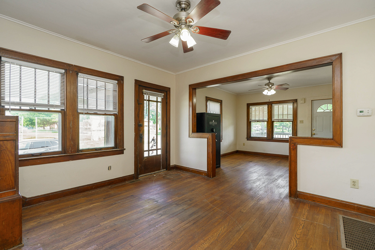 205-207 e Southwood Ave-12