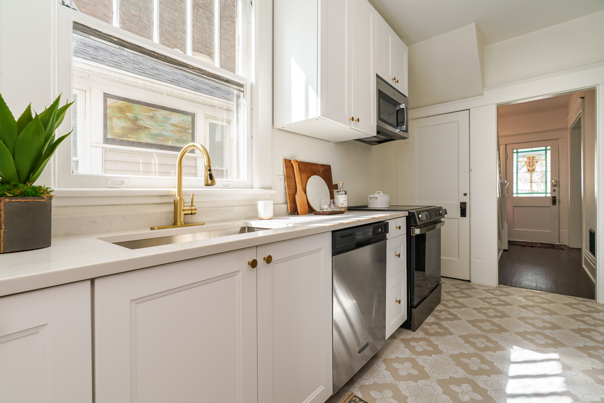 209 E Morrill Ave-17