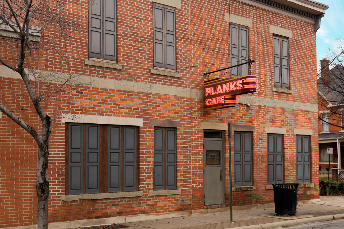 209 E Morrill Ave-31