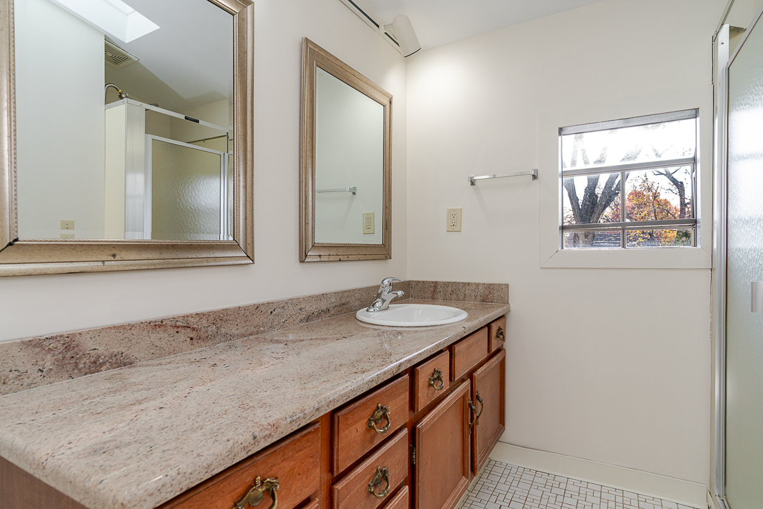 2135 Wesleyan Drive -40