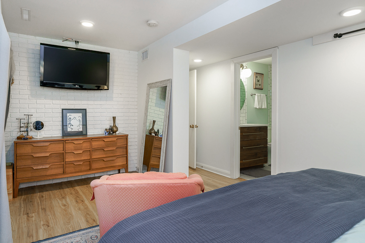 232 Hardy Way-17