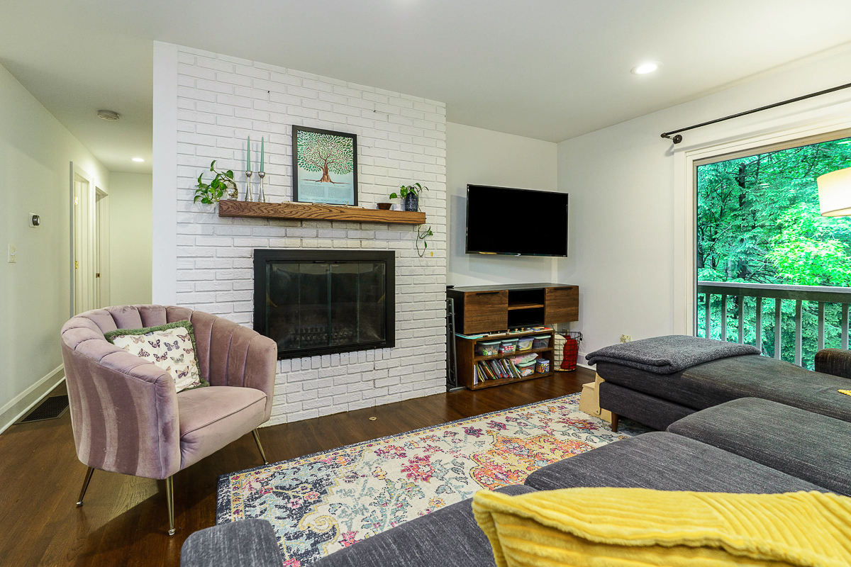 232 Hardy Way-29
