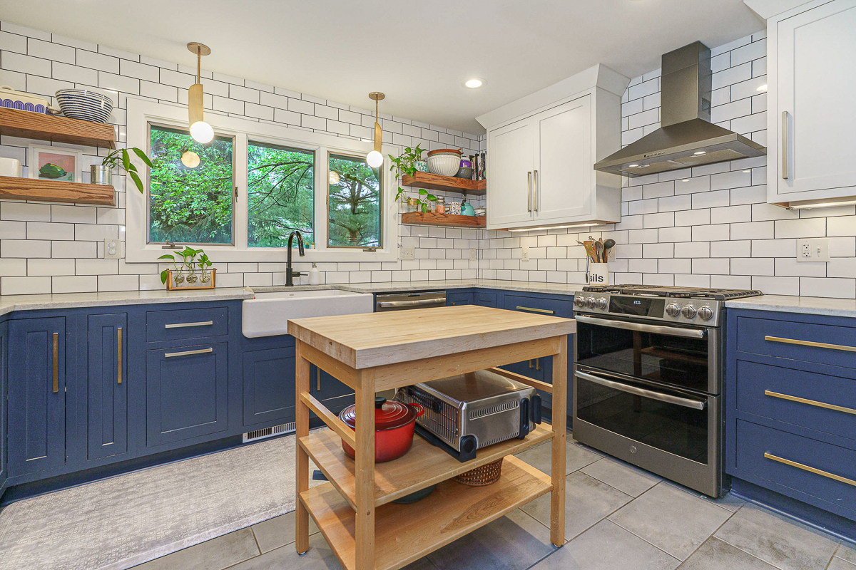 232 Hardy Way-35