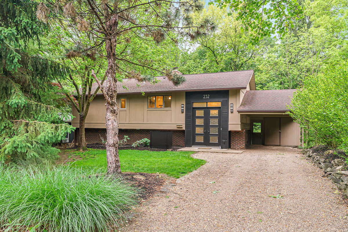 232 Hardy Way-4