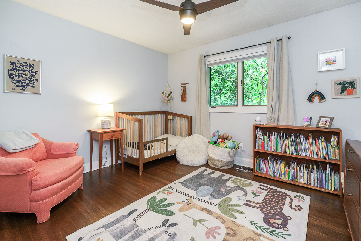 232 Hardy Way-43