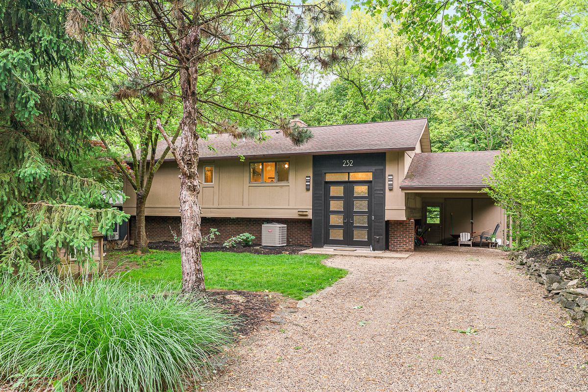 232 Hardy Way-5