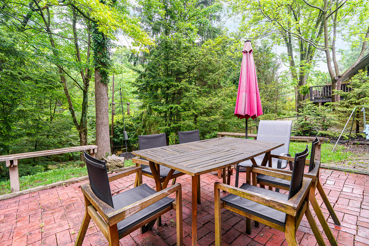 232 Hardy Way-9
