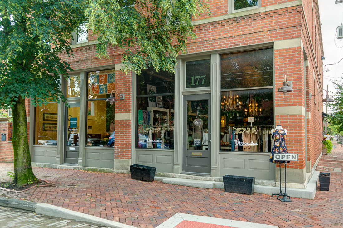 242 e Sycamore St-51