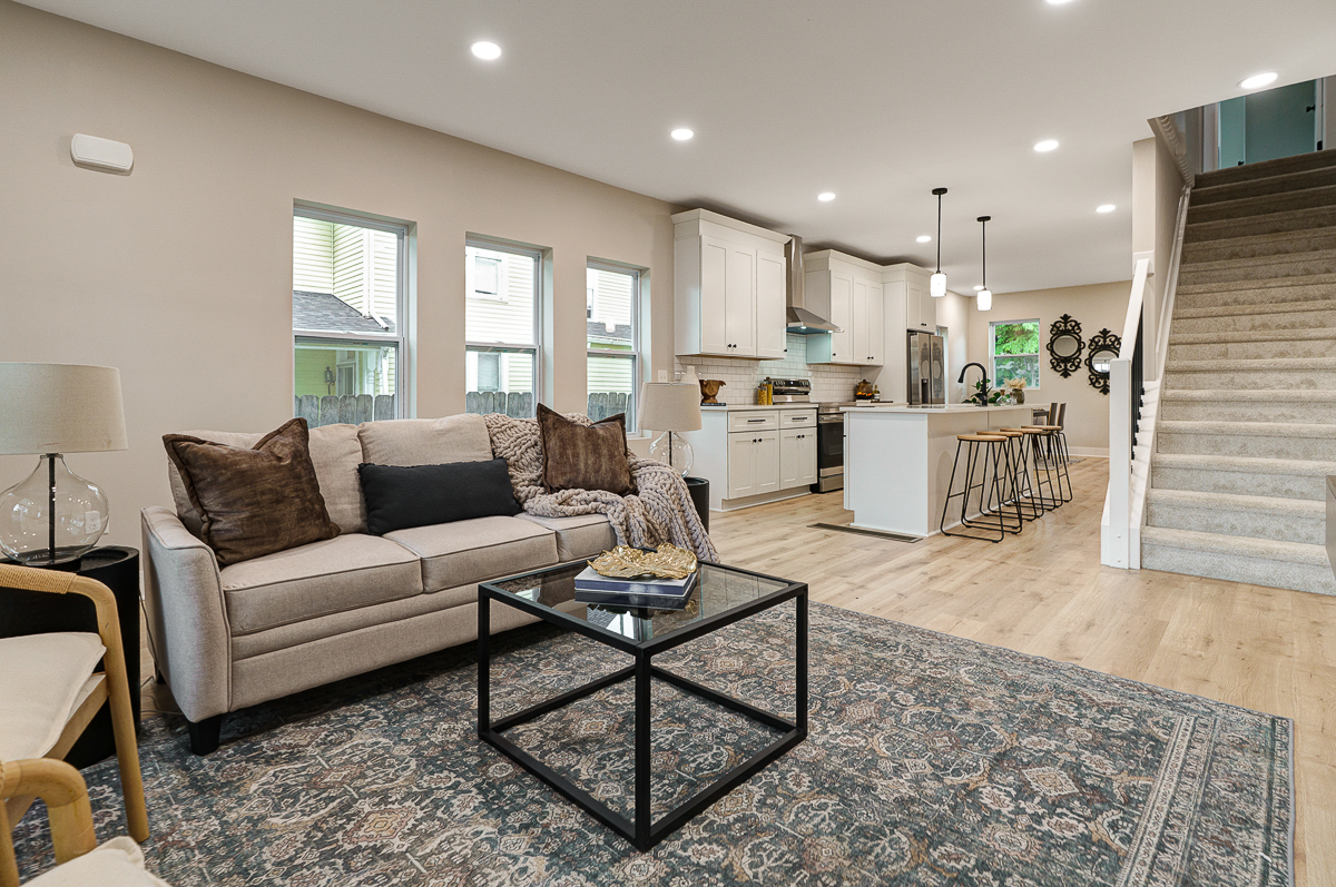 2587-2589 Dayton Ave -21