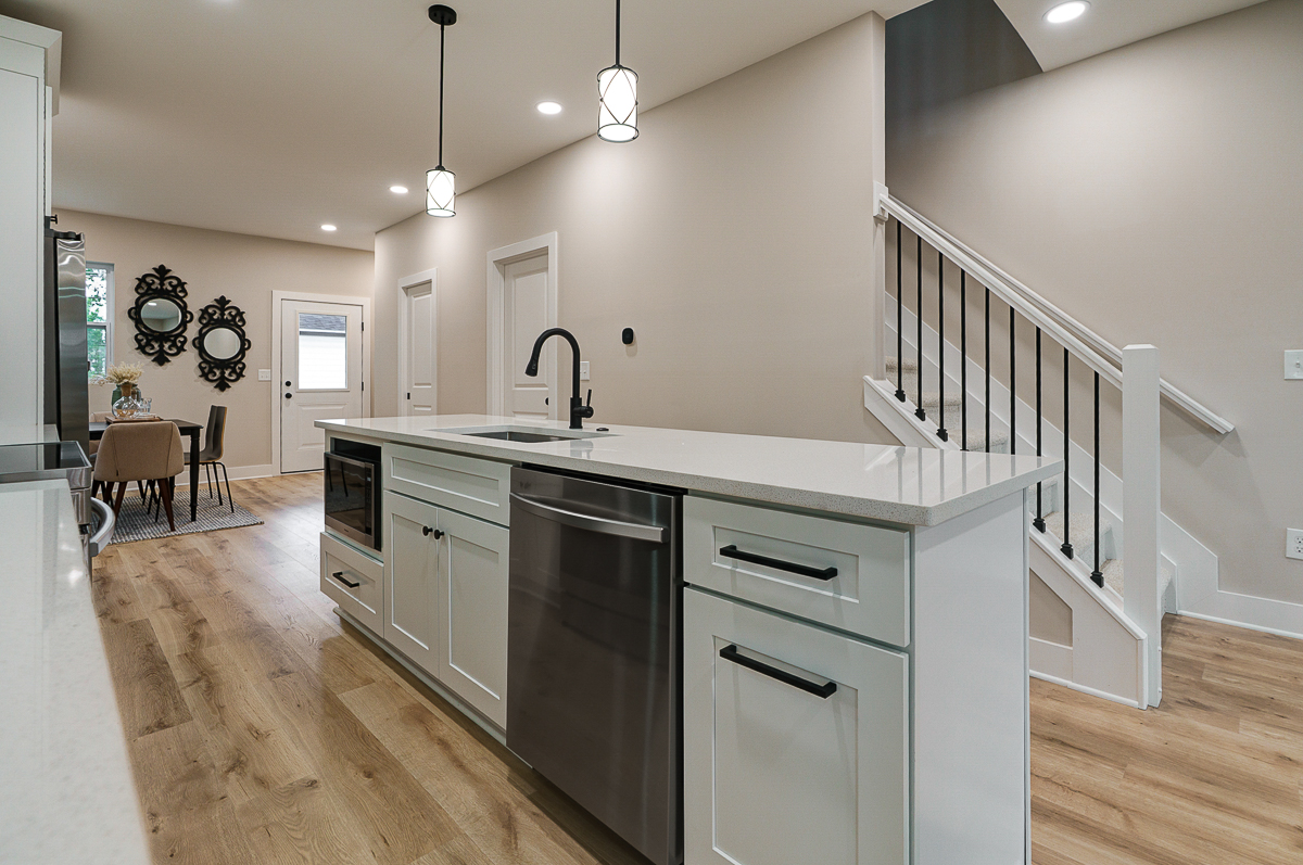 2587-2589 Dayton Ave -25