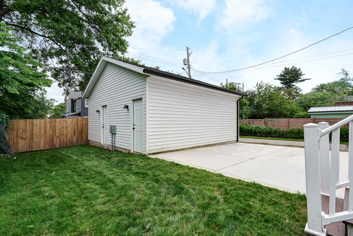 2587-2589 Dayton Ave -40