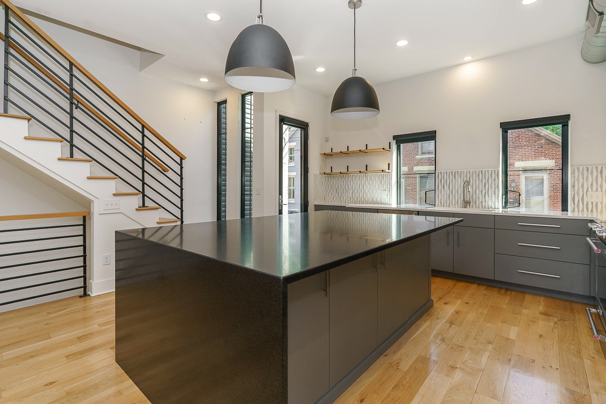 25 w Frankfort St-24