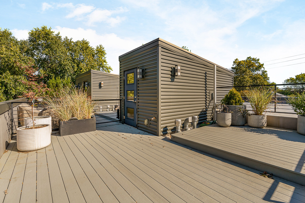 25 w Frankfort St-44