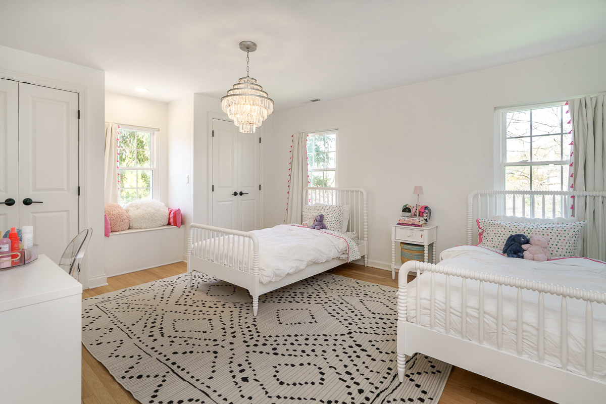 2737 Sherwood Ave-51