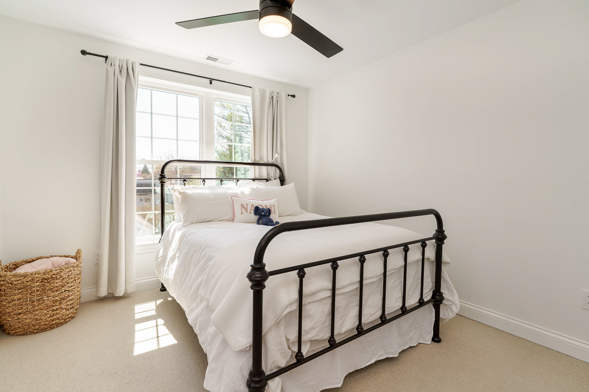 2737 Sherwood Ave-56