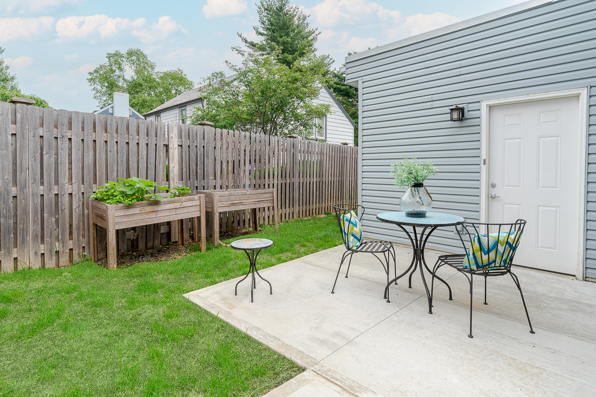 2738 e Broad St-11