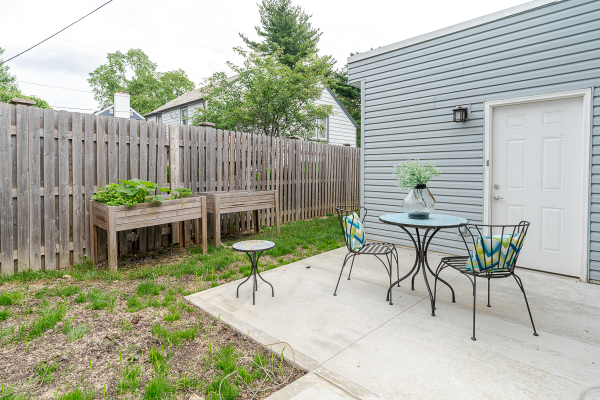 2738 e Broad St-12
