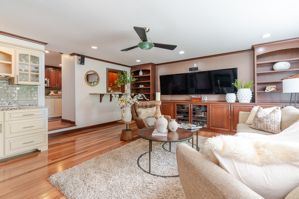 2738 e Broad St-20