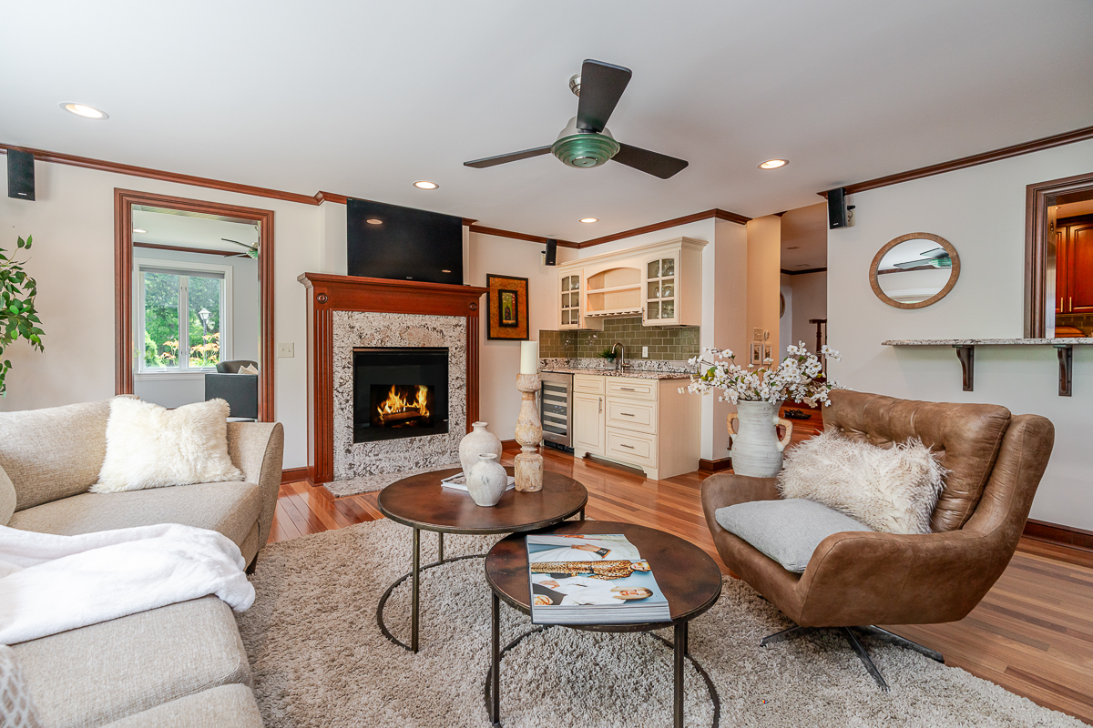 2738 e Broad St-24