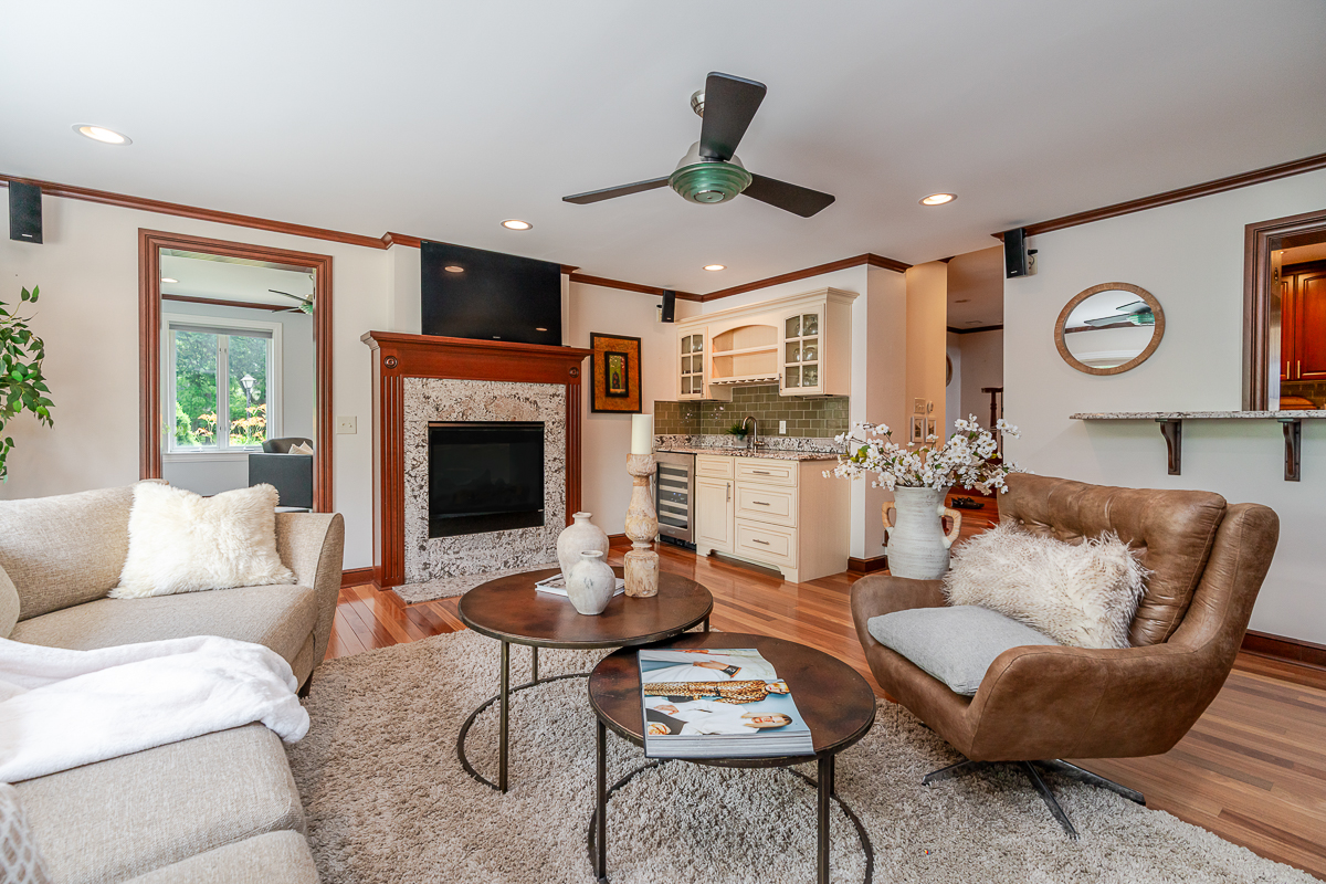 2738 e Broad St-25