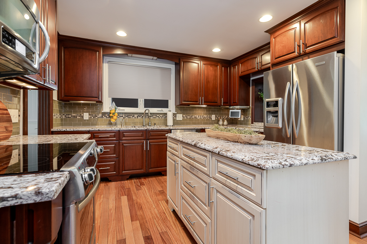 2738 e Broad St-31