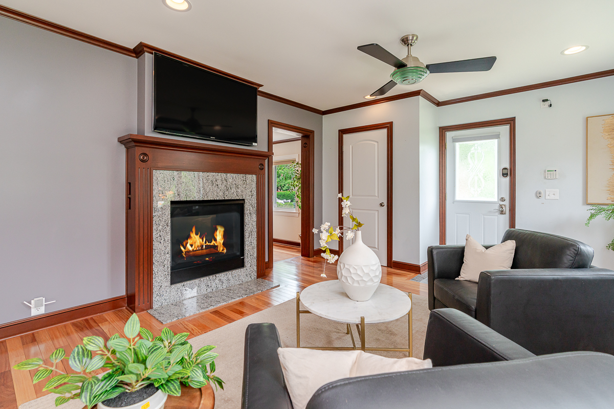 2738 e Broad St-42
