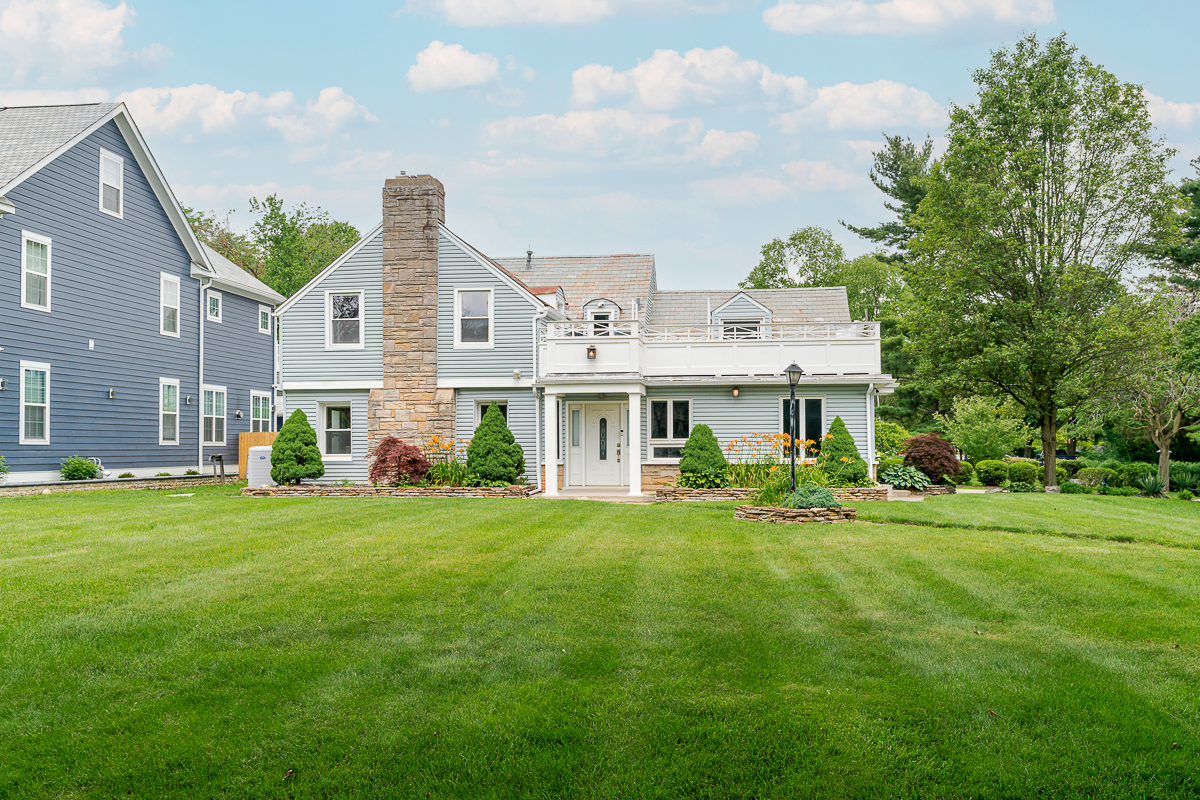 2738 e Broad St-6