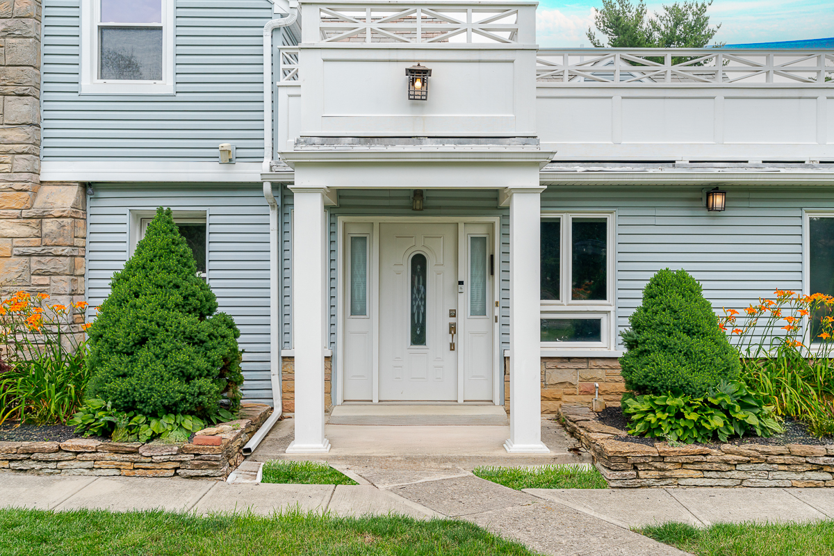 2738 e Broad St-7