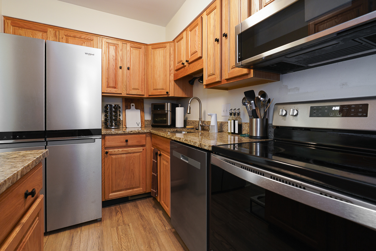 277 Lear St-16