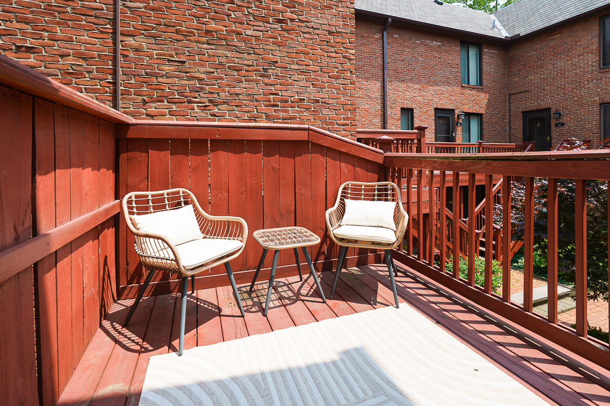 277 Lear St-25