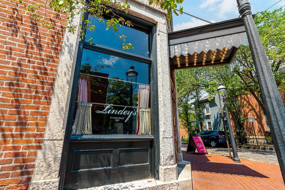 277 Lear St-36