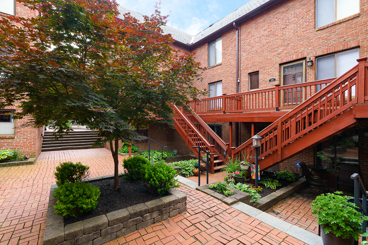277 Lear St-7