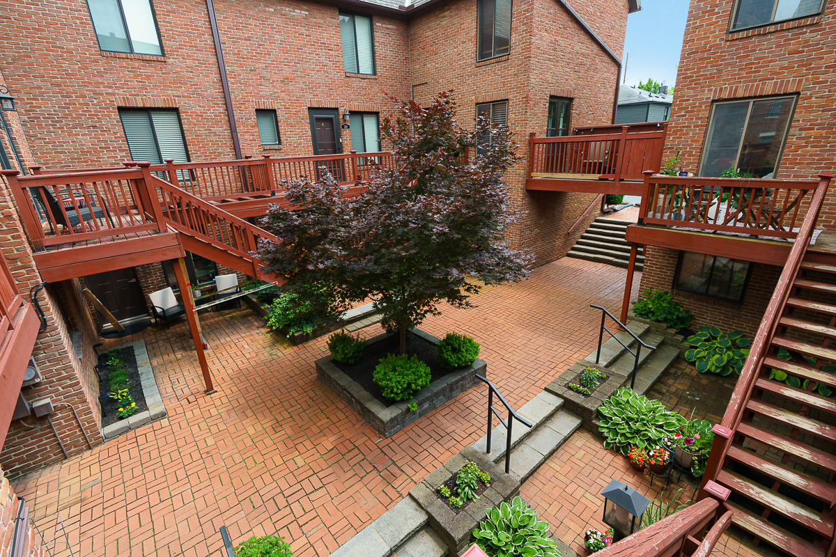 277 Lear St-8