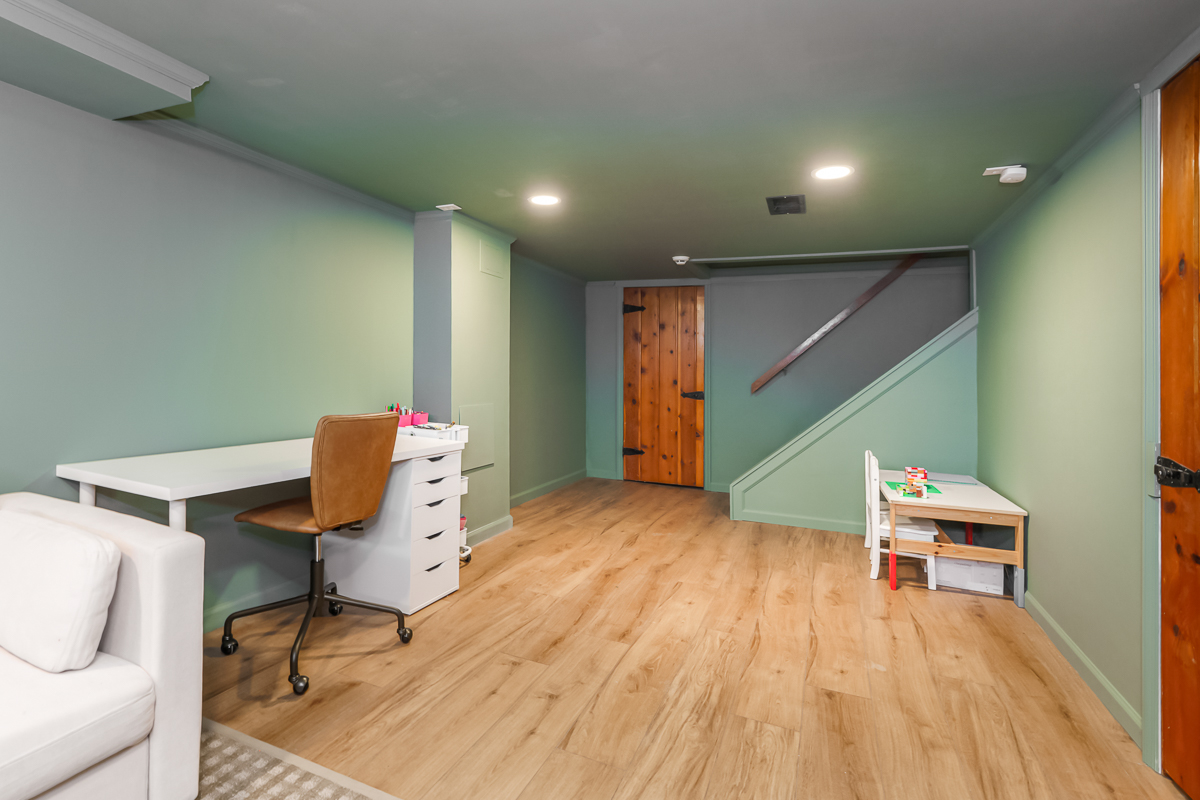 284 S Stanwood Rd-16