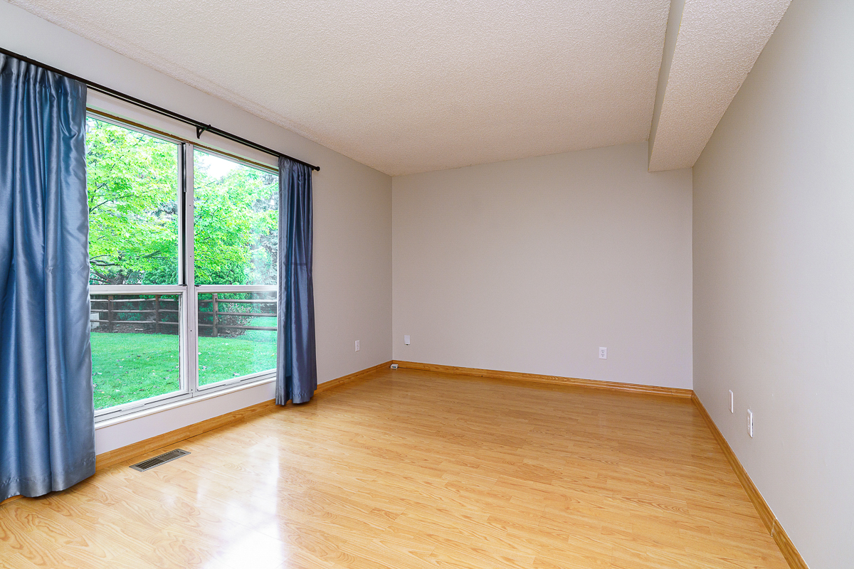 2967 Castlebrook Ave-13