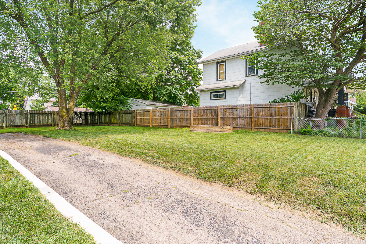 298 e Welch Ave-6