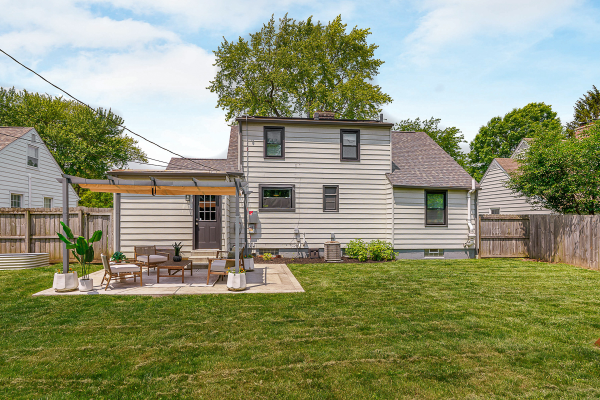 308 N Stanwood Rd-10