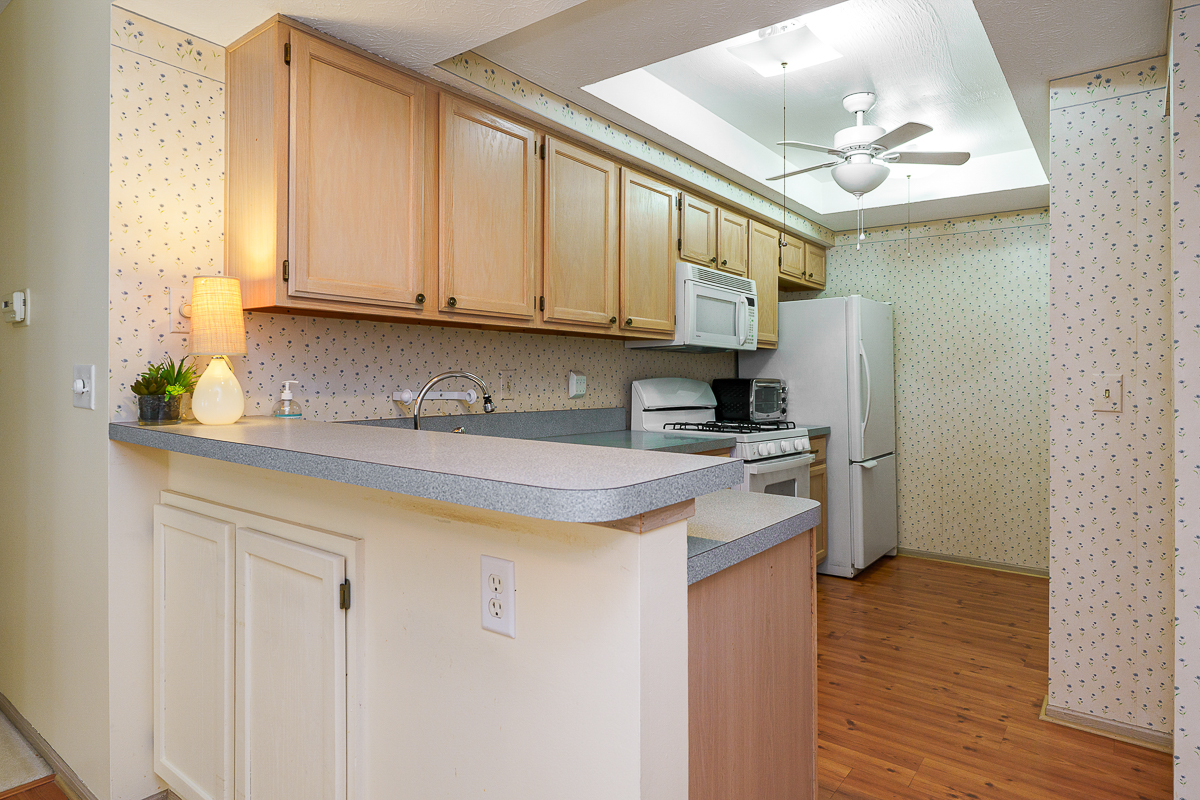 3832 Falls Circle Dr-15