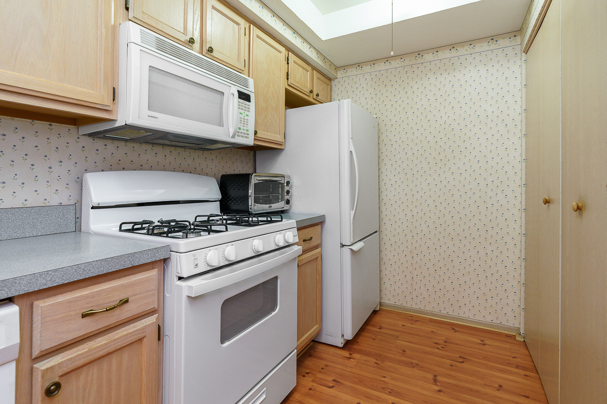 3832 Falls Circle Dr-16