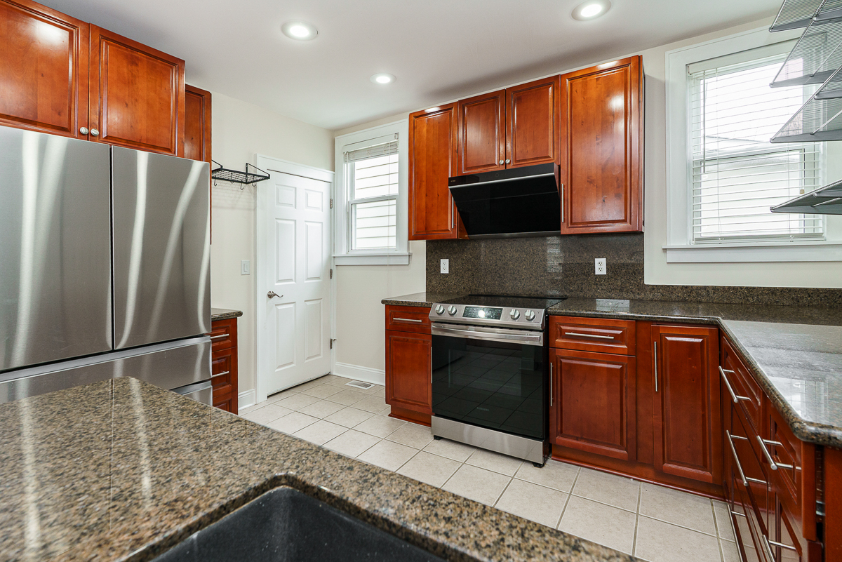 402 Southwood Ave-26