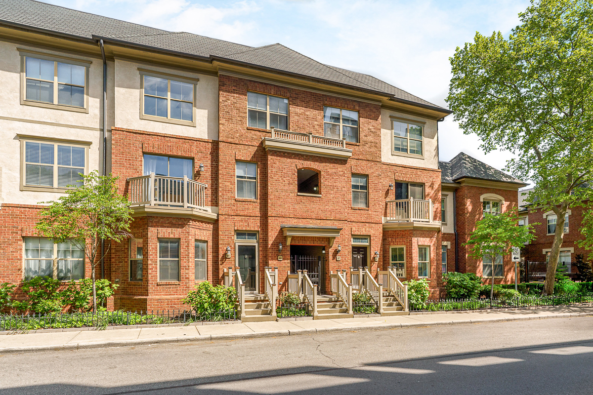 42 w Russell St-12
