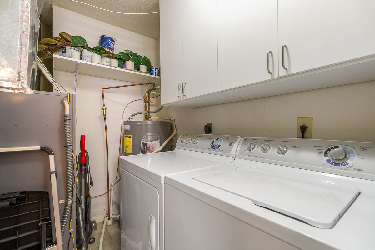 42 w Russell St-13