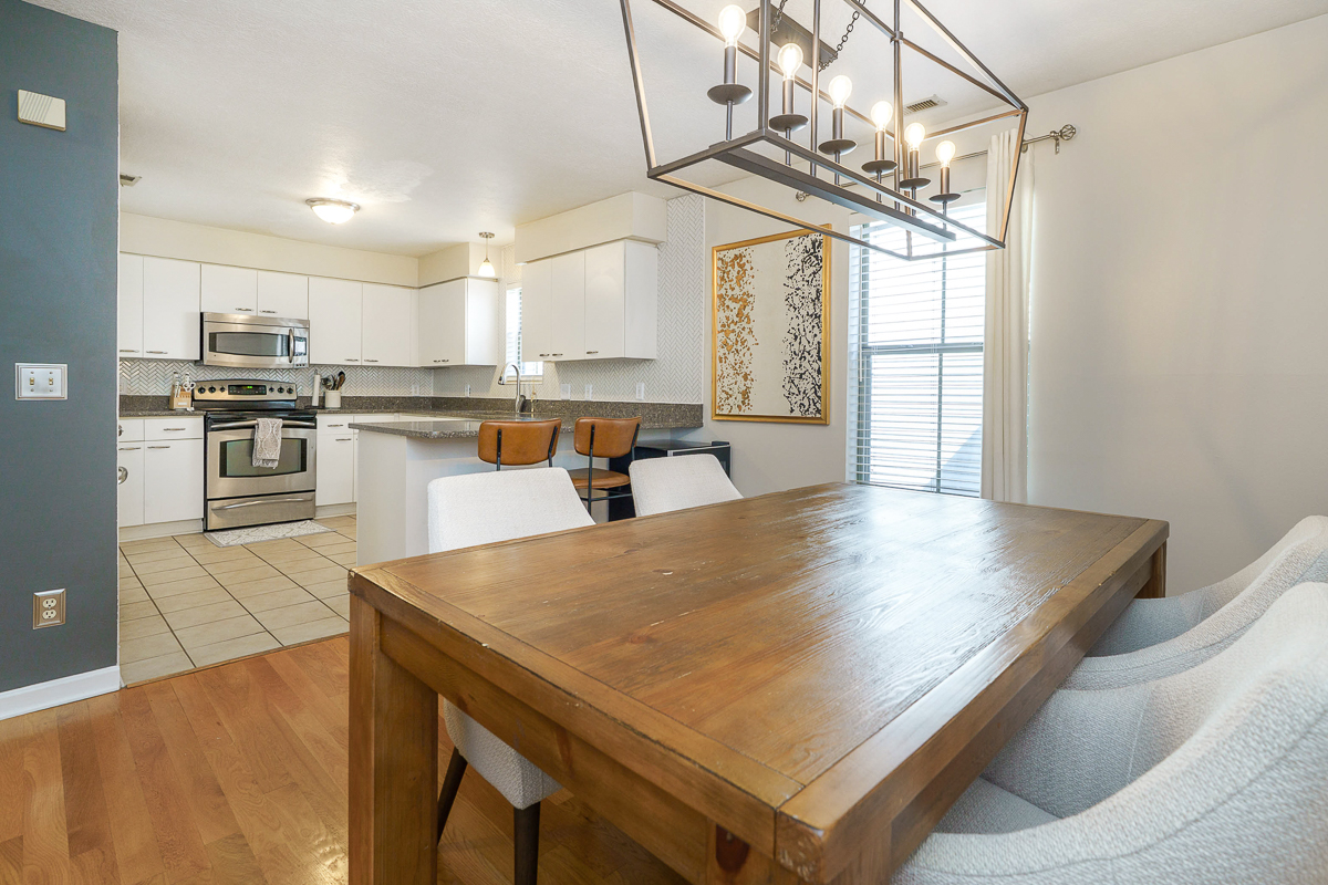 42 w Russell St-15
