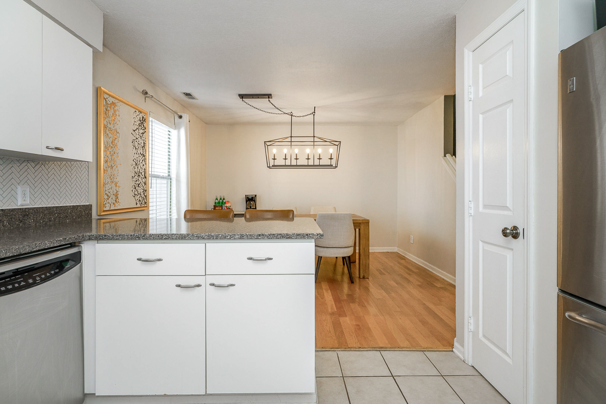 42 w Russell St-19